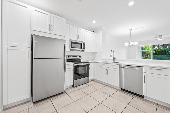 Building Photo - 8024 Briantea Dr