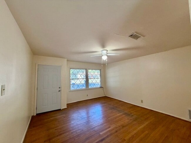 Building Photo - 2600 S 26th St