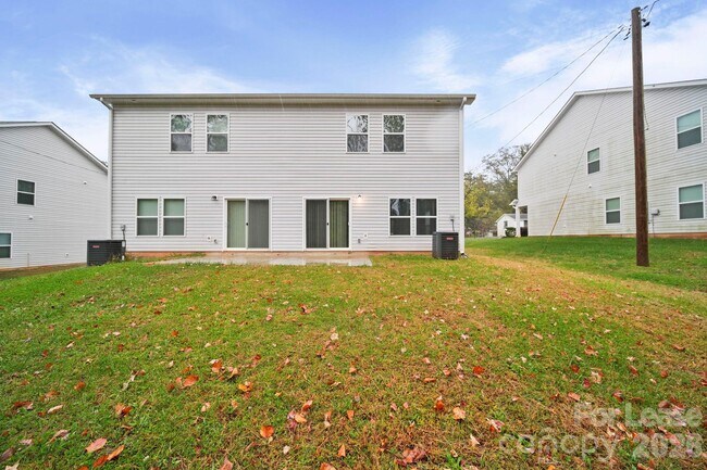 Building Photo - 711 Lackey St