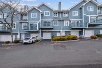 Building Photo - 18 SKYVIEW Ter