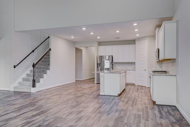 Building Photo - 2008 Glenwick Manor Ln