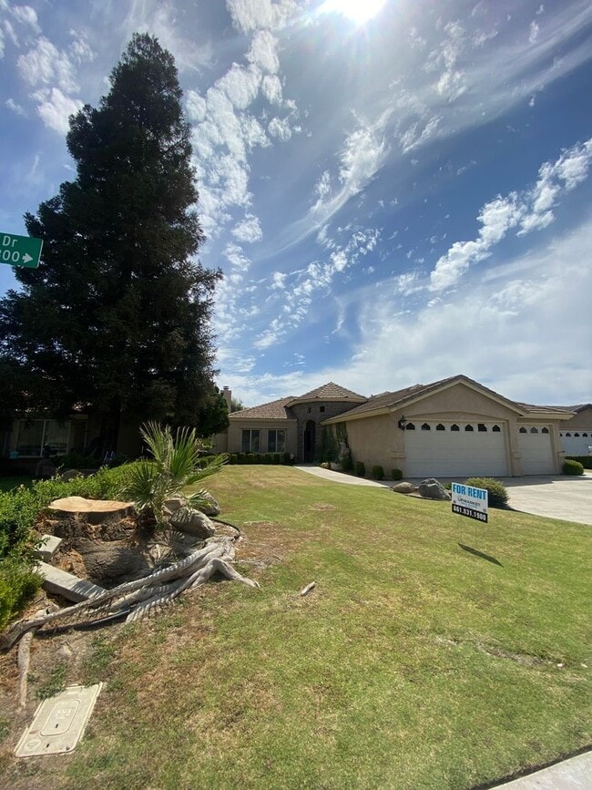 Building Photo - Elegant 3-Bedroom Home in Seven Oaks