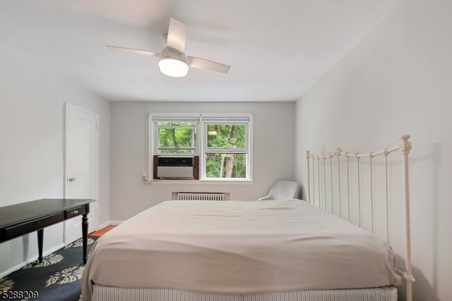 Building Photo - 349 Bloomfield Ave