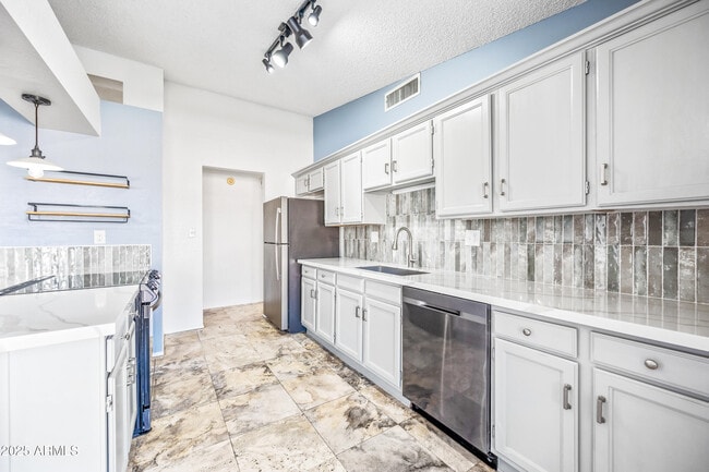 Building Photo - 3060 E John Cabot Dr