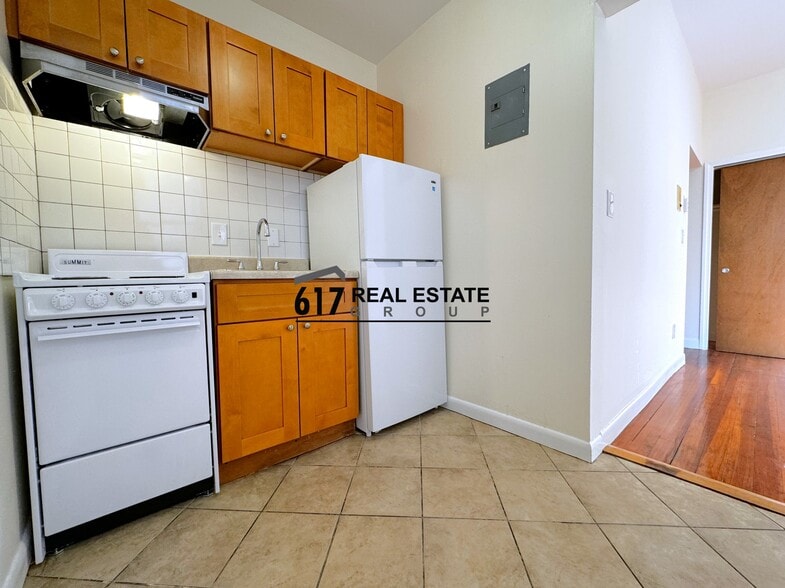 Building Photo - 64 Brighton Ave