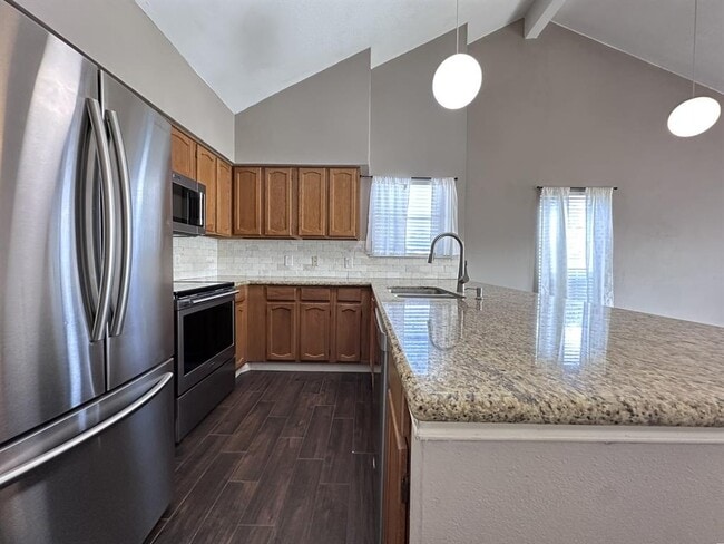 Building Photo - 20 Lakeview Village