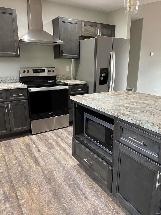 Building Photo - Available 12/15/2025