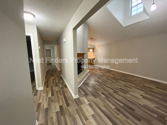 Building Photo - 421 Filmore Dr