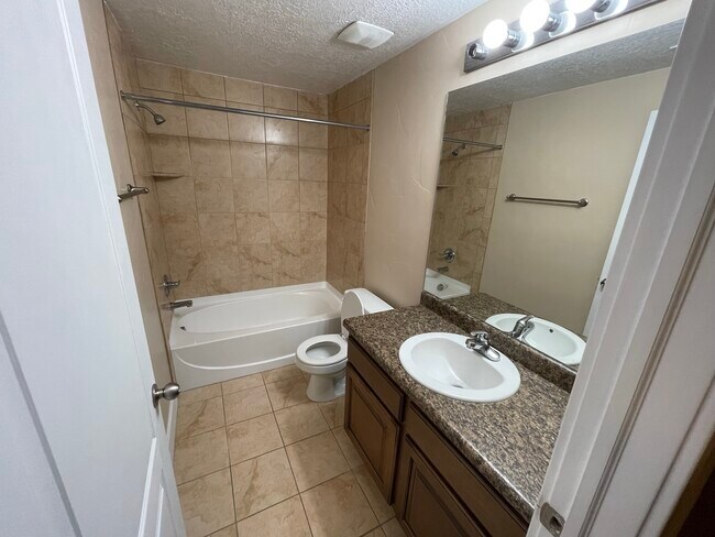 Building Photo - 4274 Lake Bridge Dr