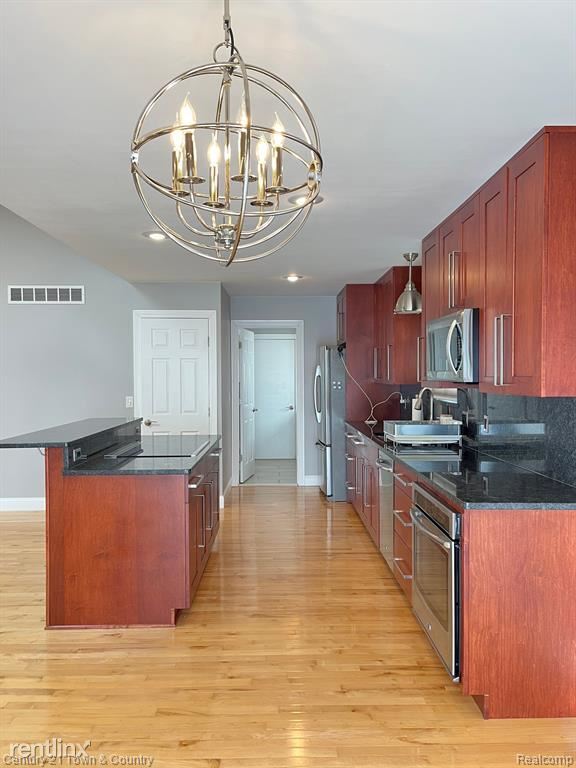 Building Photo - 3 br, 2 bath House - 3172 Cedar Crest Dr
