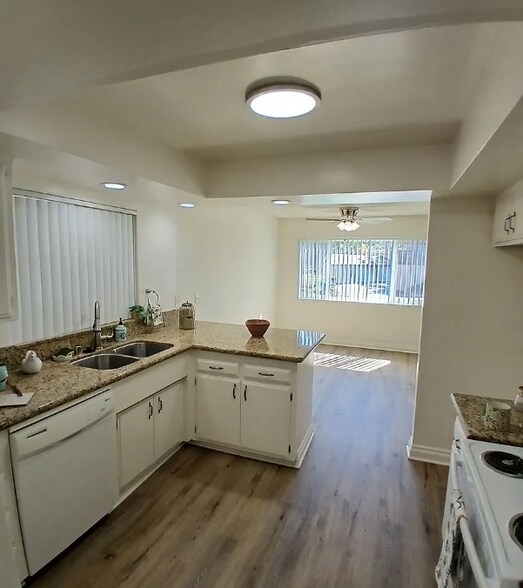 Building Photo - 809 Amigos Way