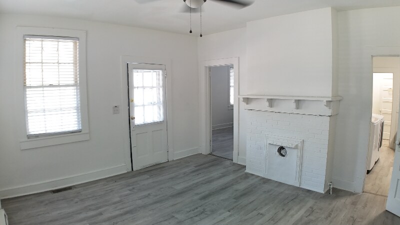 Building Photo - 124 Rice St