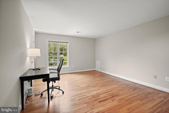 Building Photo - 9809 Hall Rd