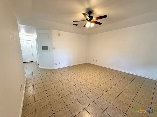 Building Photo - 309 S Water Ln