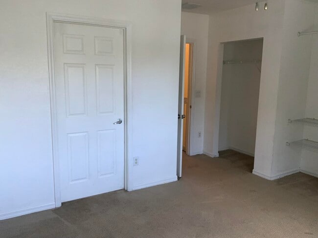 Building Photo - 3425 Sonoma Dr