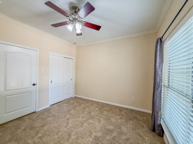 Building Photo - 2450 Wickersham Ln