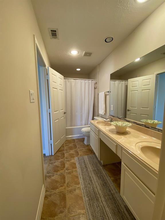 Building Photo - Beautifully maintained 3-bedroom, 3.5-bath townhome