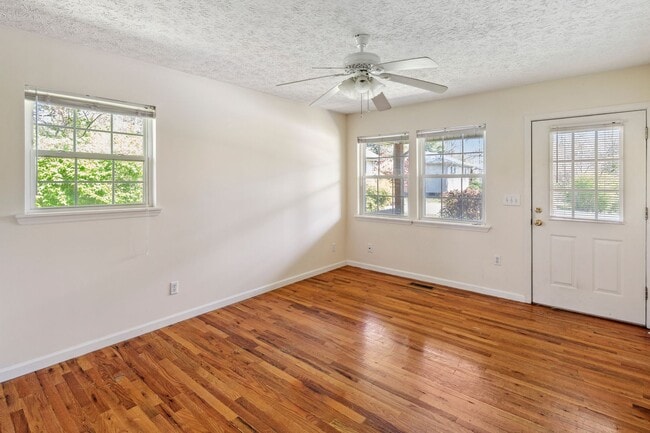 Building Photo - Black Mountain Duplex