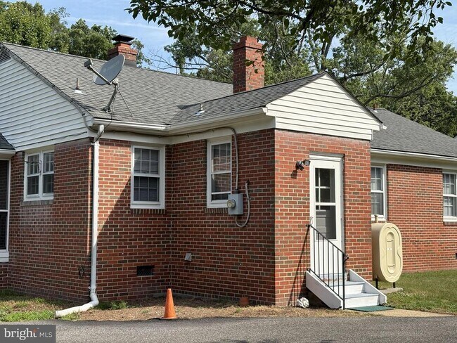 Building Photo - 3550 Old Washington Rd