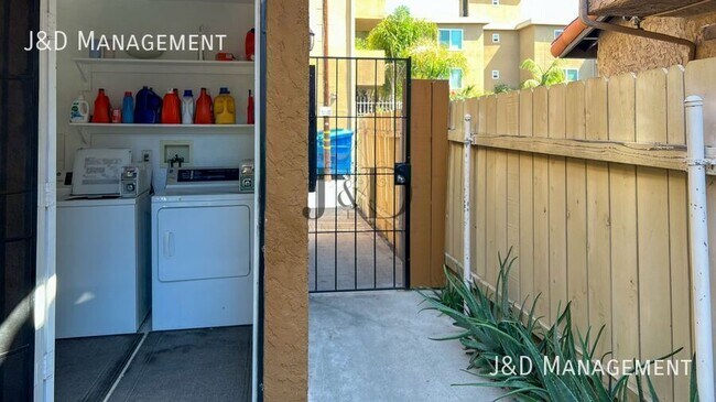 Building Photo - 4077 Utah St