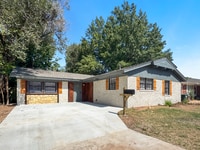 Building Photo - 513 Manor Dr