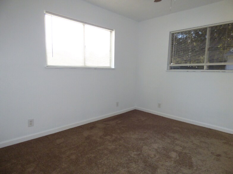 Building Photo - 2304 Broussard St