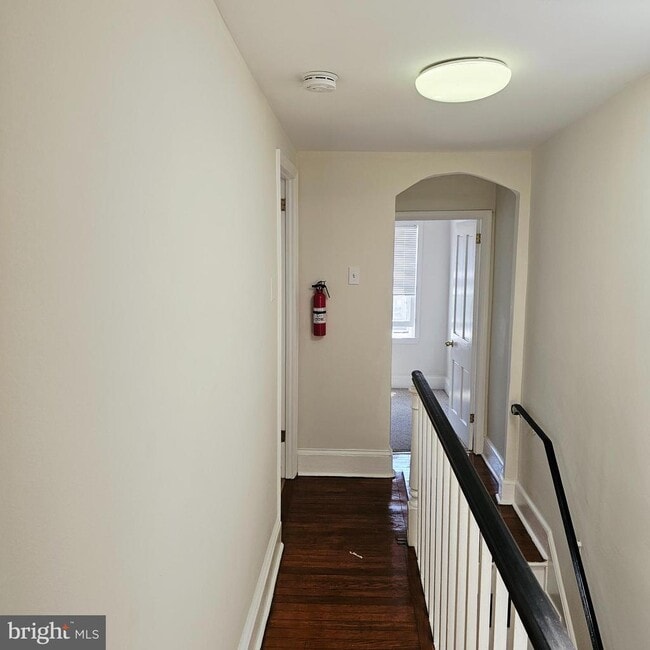 Building Photo - 1816 Montrose St