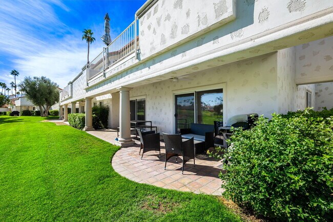 Building Photo - 270 Vista Royale Cir E