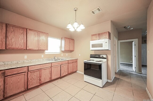 Building Photo - 228 Yucca St