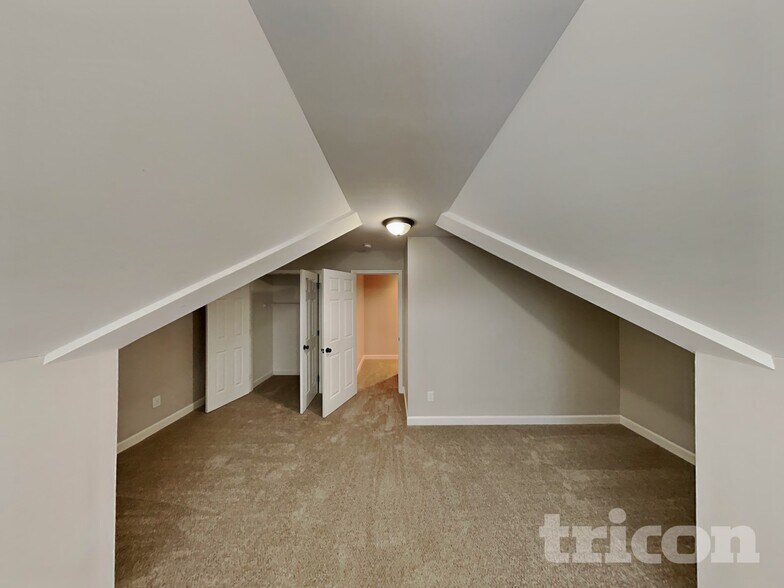 Building Photo - 449 College Blvd