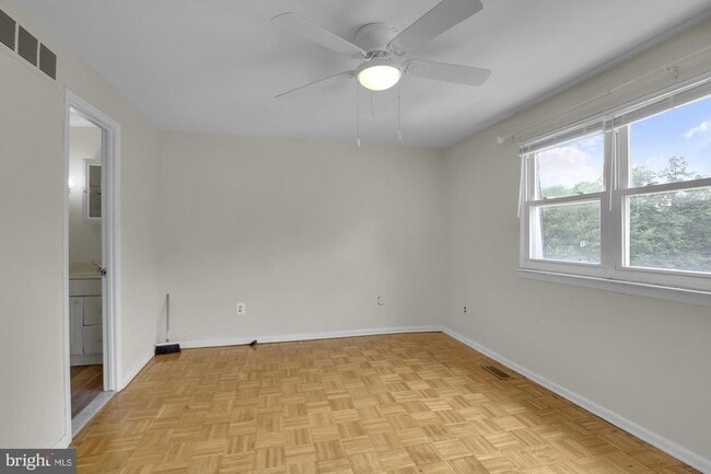 Building Photo - 6736 Emlen St