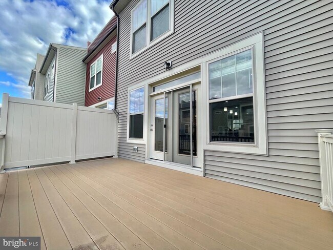 Building Photo - 8608 Shady Pines Dr