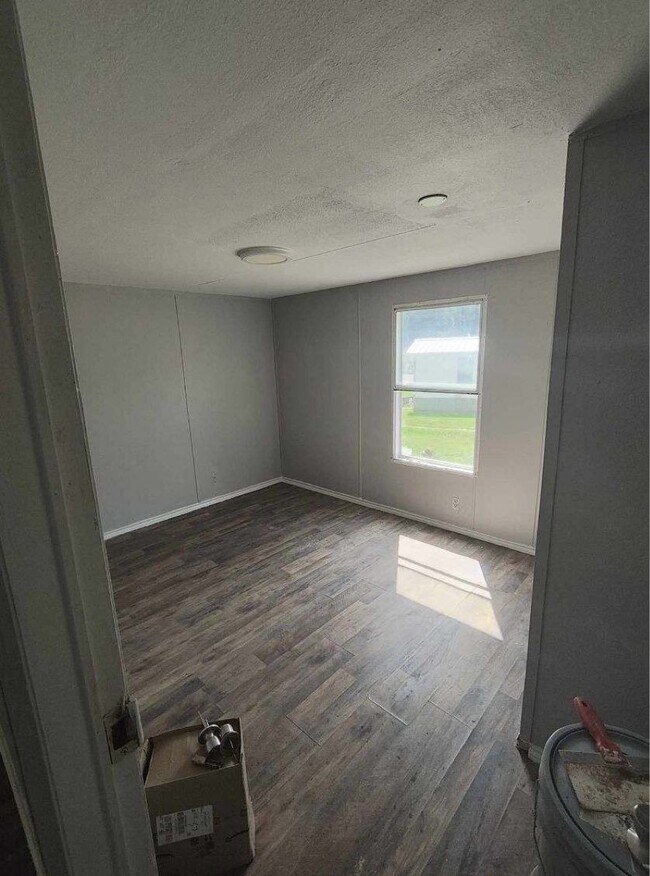 Building Photo - Cozy Retreat in Rusk, TX – Mobile Home for...