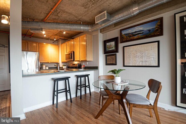 Building Photo - 2750 14th St NW