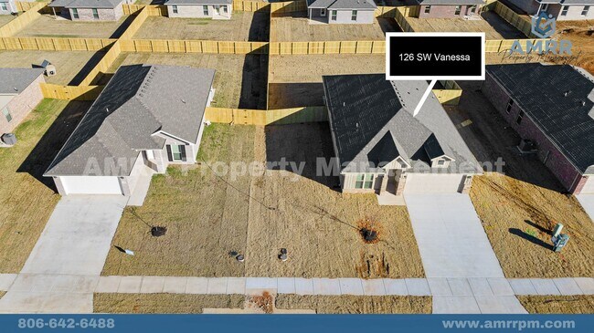 Building Photo - 126 SW Vanessa St