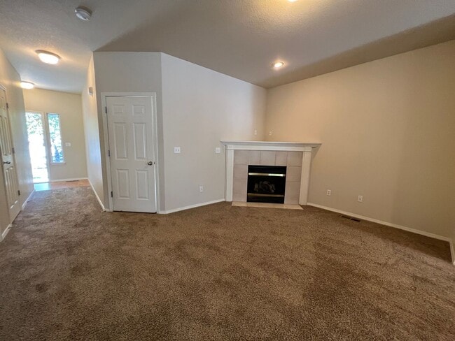 Building Photo - 4353 SE Chelsea Ln