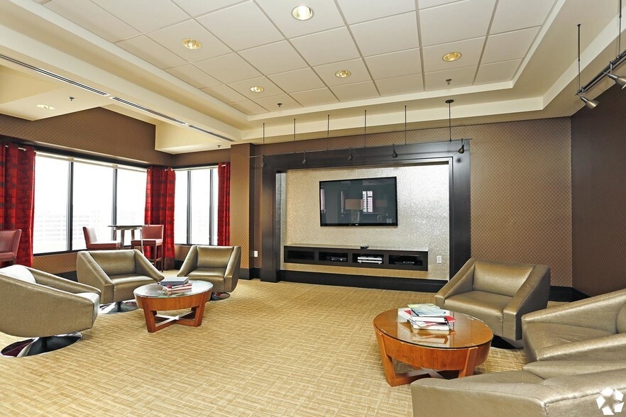 Primary Photo - Cortland on South Eads