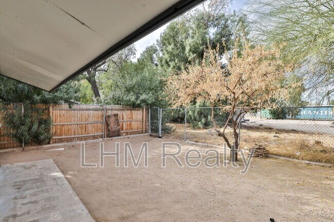 Building Photo - 6022 S 3rd St