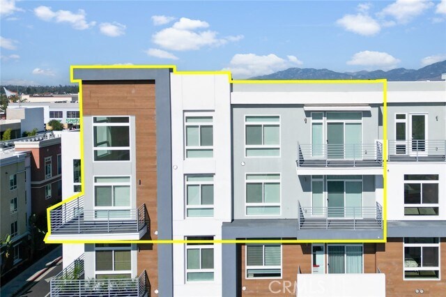 Building Photo - 168 S Monterey St