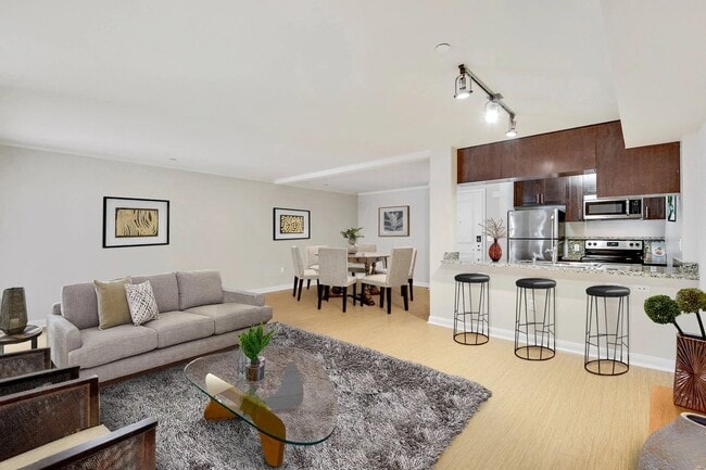 Building Photo - Legado Encino