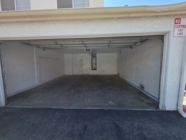 Building Photo - Gated Community~$2,595~ 2 Bed/2.5 Bath End Unit Townhome.