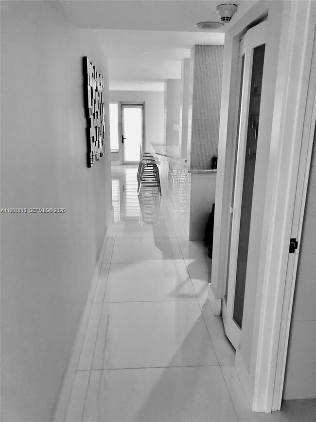 Building Photo - 3900 Galt Ocean Dr