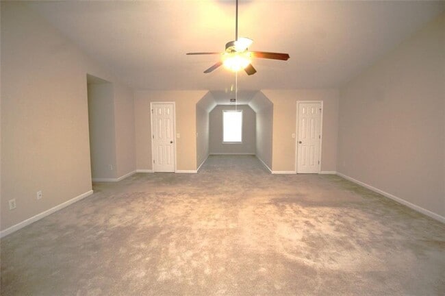 Building Photo - 5670 Winter Bluff Way NE