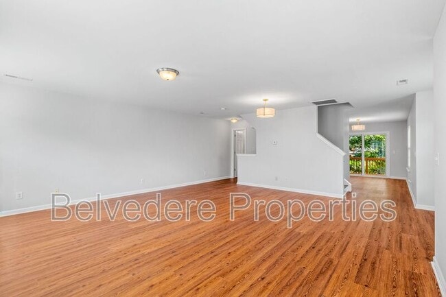 Building Photo - 14 Dunlevy Way