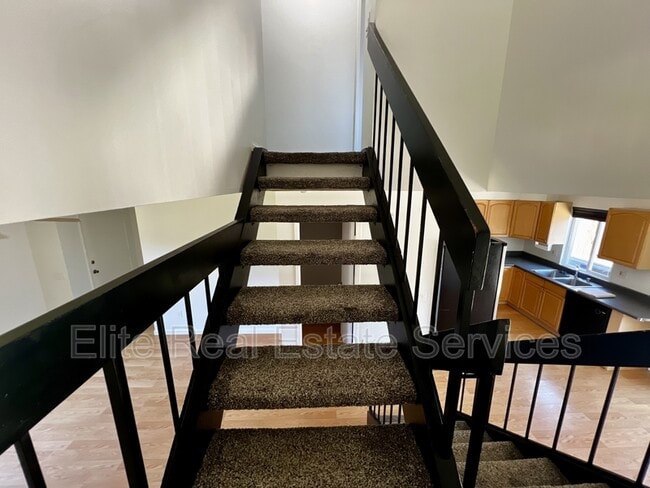 Building Photo - 10633 Aristocrat Ct