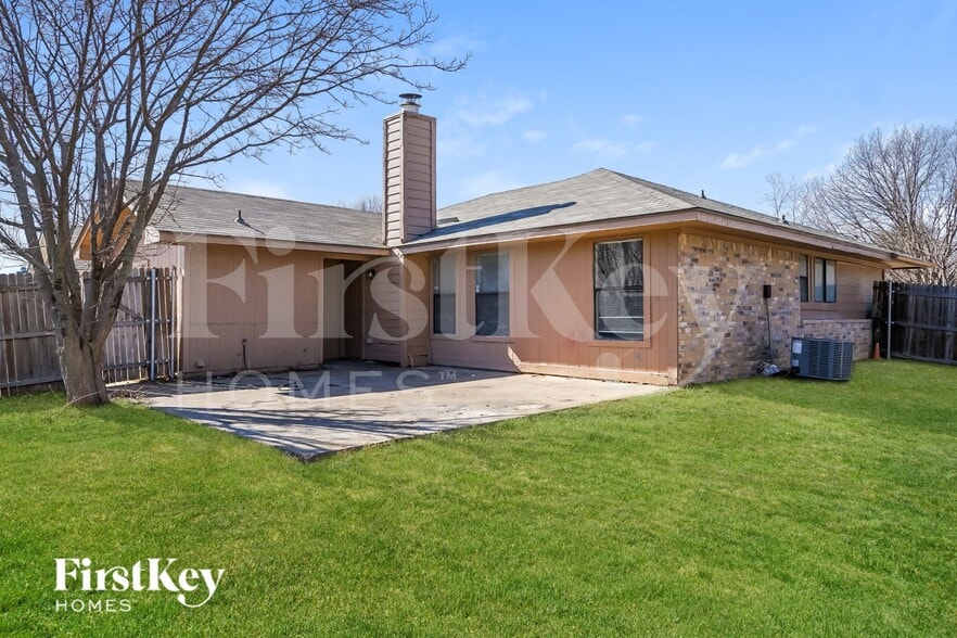 Building Photo - 1504 Taylorcrest Dr