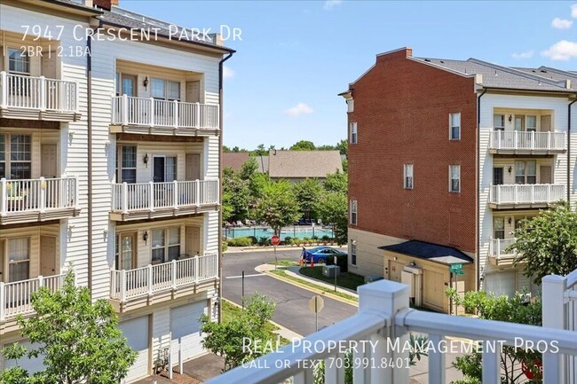Building Photo - 7947 Crescent Park Dr