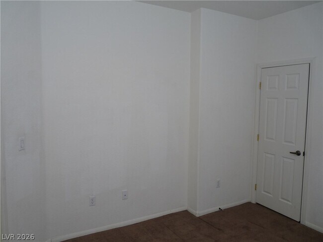 Building Photo - 5855 Valley Dr