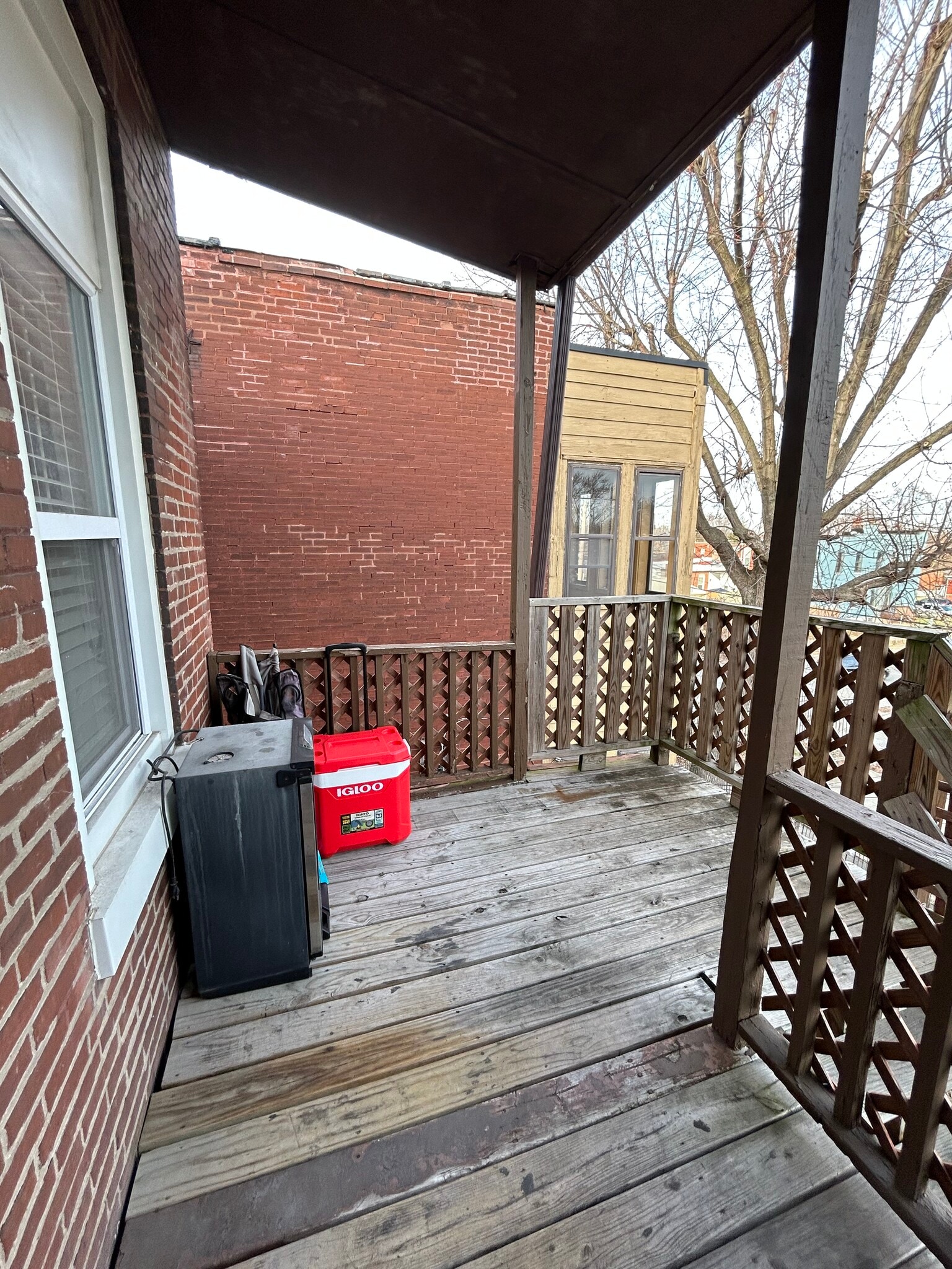 Back Deck - 2604 S Compton Ave
