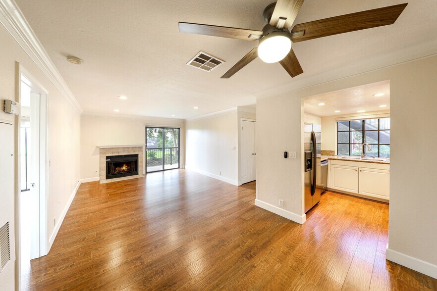 Living Room - 25601 Indian Hill Ln